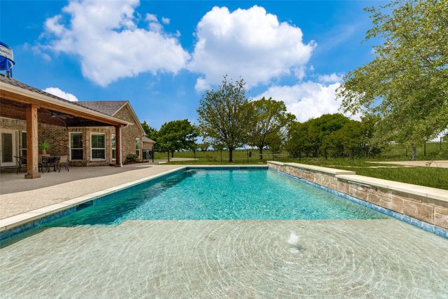 4601 Lake Drive, Celina, TX 75009