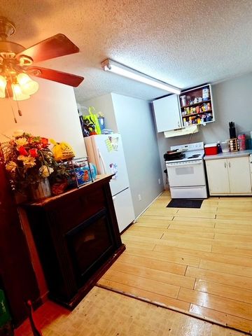 178 S West St, Decaturville, TN 38329