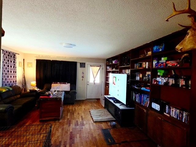 178 S West St, Decaturville, TN 38329