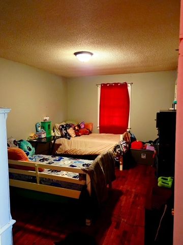 178 S West St, Decaturville, TN 38329