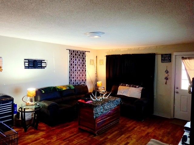 178 S West St, Decaturville, TN 38329