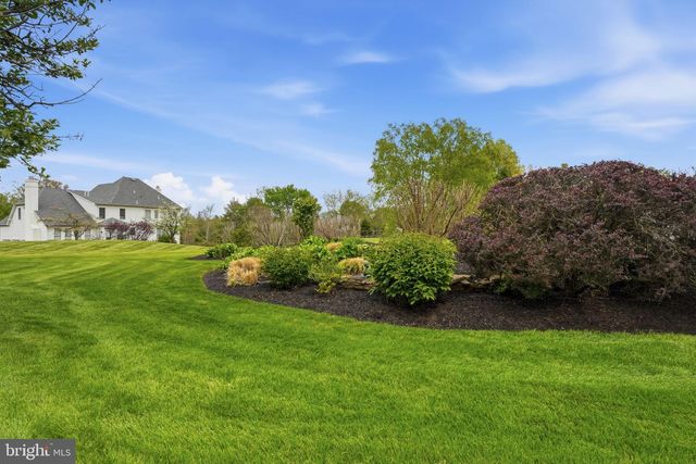 25 ALEXANDERS CT, Newtown, PA 18940