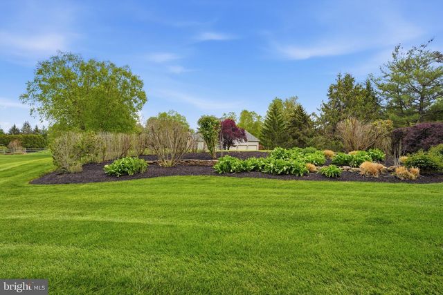 25 ALEXANDERS CT, Newtown, PA 18940