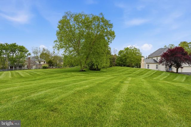 25 ALEXANDERS CT, Newtown, PA 18940