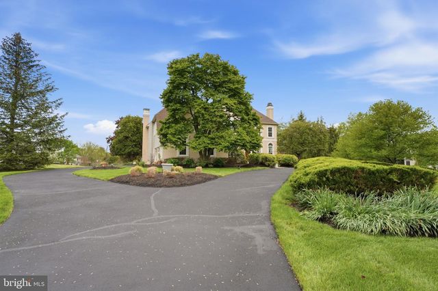 25 ALEXANDERS CT, Newtown, PA 18940