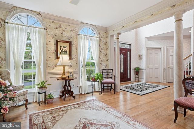 25 ALEXANDERS CT, Newtown, PA 18940