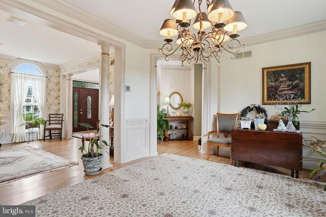 25 ALEXANDERS CT, Newtown, PA 18940