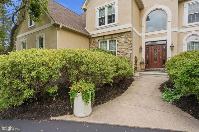 25 ALEXANDERS CT, Newtown, PA 18940