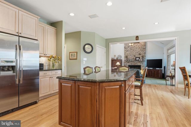 25 ALEXANDERS CT, Newtown, PA 18940