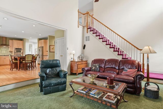 25 ALEXANDERS CT, Newtown, PA 18940