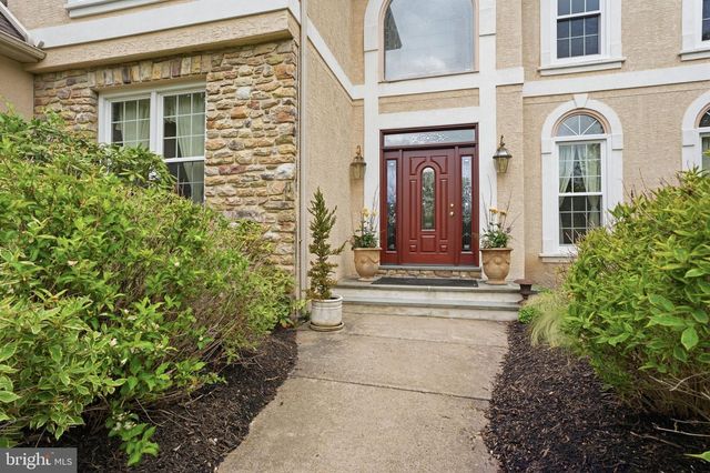 25 ALEXANDERS CT, Newtown, PA 18940