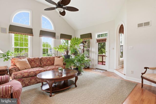 25 ALEXANDERS CT, Newtown, PA 18940