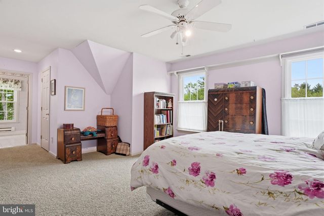 25 ALEXANDERS CT, Newtown, PA 18940