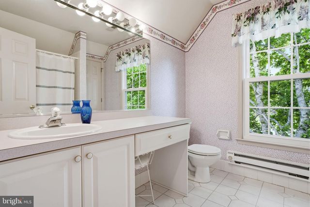25 ALEXANDERS CT, Newtown, PA 18940