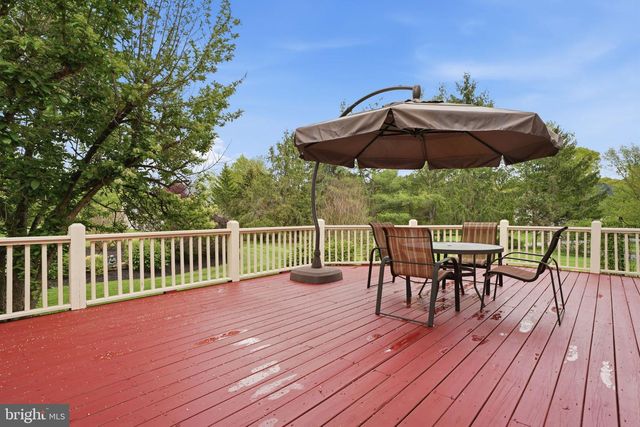 25 ALEXANDERS CT, Newtown, PA 18940