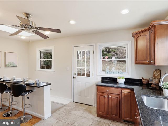 3955 TANEY AVE, Alexandria, VA 22304