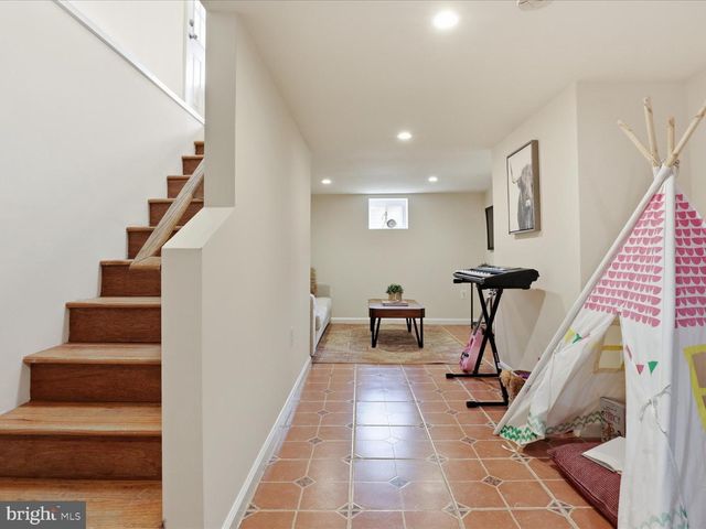 3955 TANEY AVE, Alexandria, VA 22304