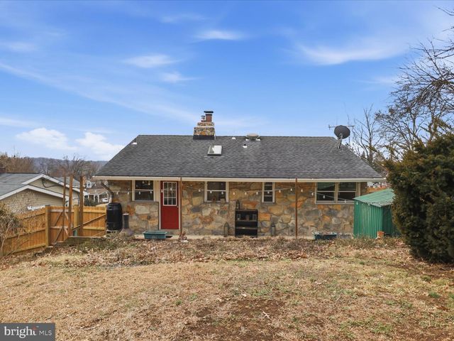 3955 TANEY AVE, Alexandria, VA 22304