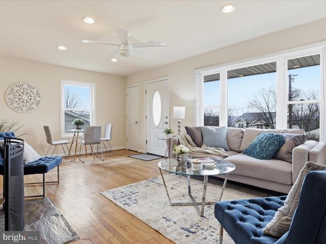 3955 TANEY AVE, Alexandria, VA 22304