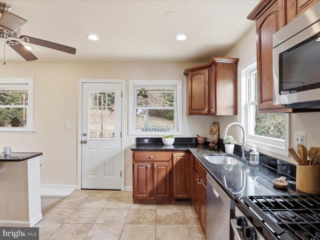 3955 TANEY AVE, Alexandria, VA 22304