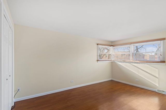 2011 Georgetown Lane, Waukegan, IL 60085