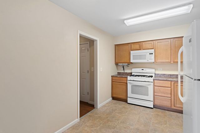 2011 Georgetown Lane, Waukegan, IL 60085