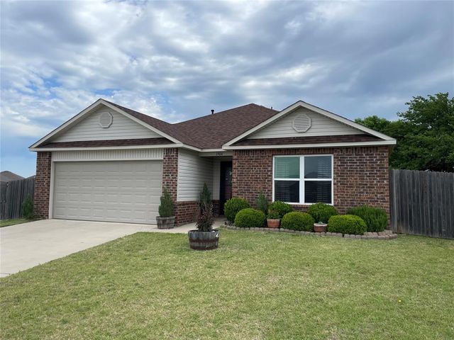 1904 Twisted Oak Court, Shawnee, OK 74804