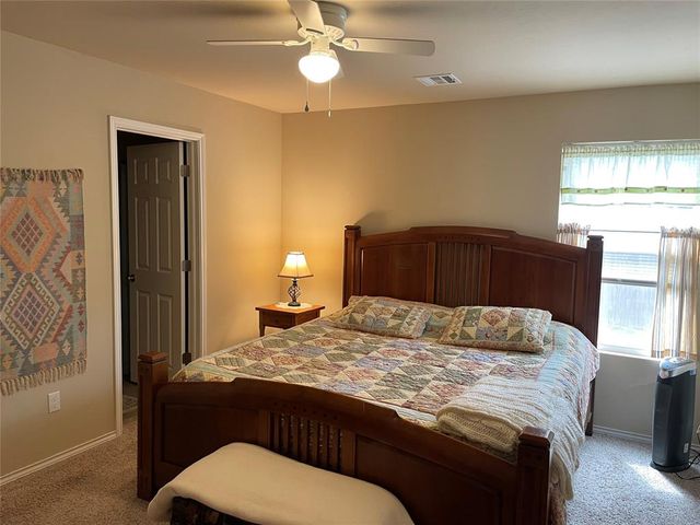 1904 Twisted Oak Court, Shawnee, OK 74804