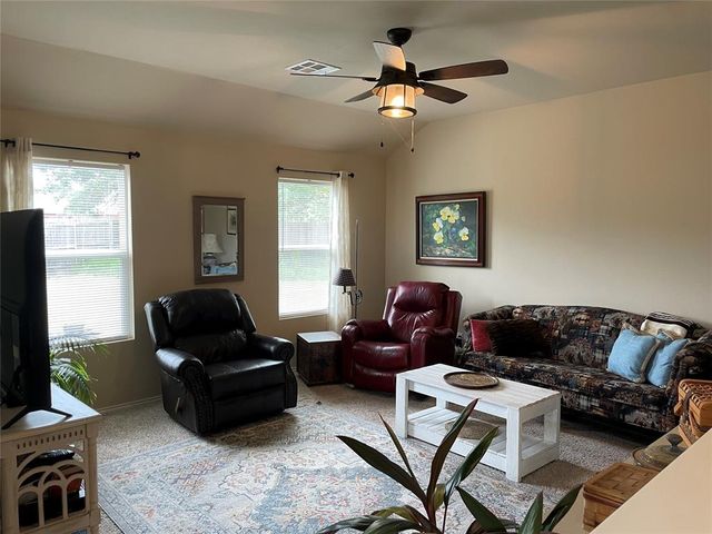 1904 Twisted Oak Court, Shawnee, OK 74804