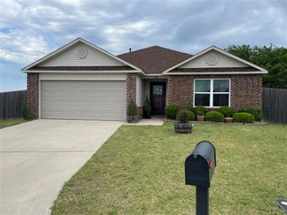 1904 Twisted Oak Court, Shawnee, OK 74804