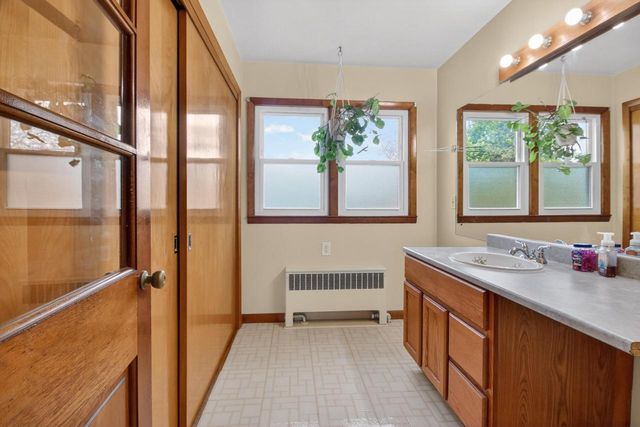 4076 N 90th STREET, Milwaukee, WI 53222