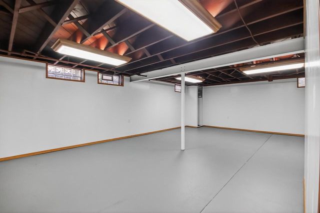 4076 N 90th STREET, Milwaukee, WI 53222