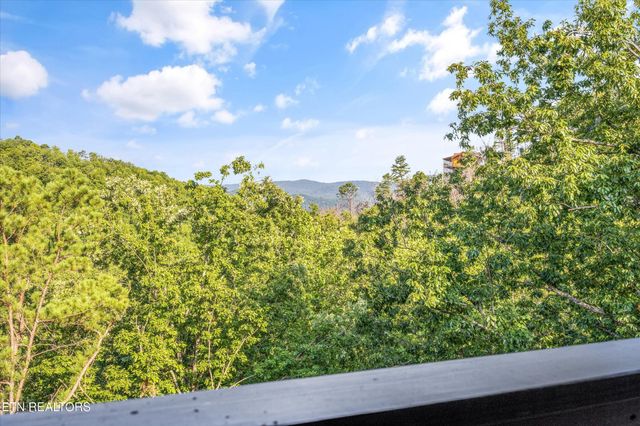 3414 Sugar Maple Loop Rd, Sevierville, TN 37862