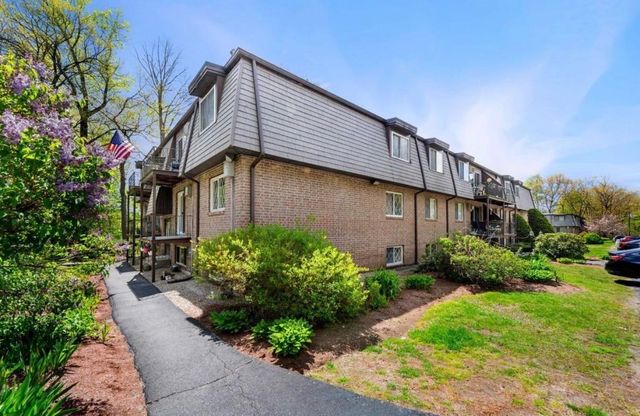 3 Pembroke Dr Unit 15, Derry, NH 03038