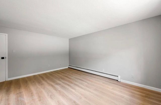 3 Pembroke Dr Unit 15, Derry, NH 03038