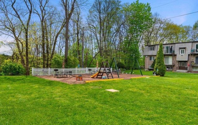 3 Pembroke Dr Unit 15, Derry, NH 03038