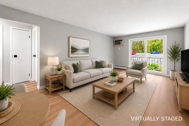 3 Pembroke Dr Unit 15, Derry, NH 03038