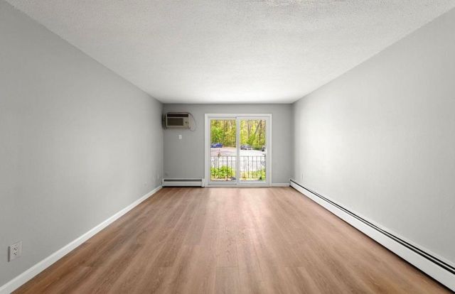 3 Pembroke Dr Unit 15, Derry, NH 03038