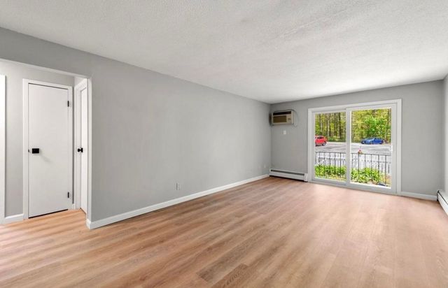 3 Pembroke Dr Unit 15, Derry, NH 03038