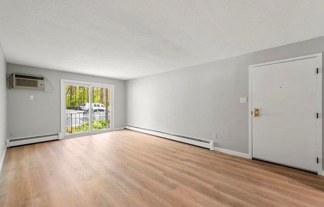 3 Pembroke Dr Unit 15, Derry, NH 03038