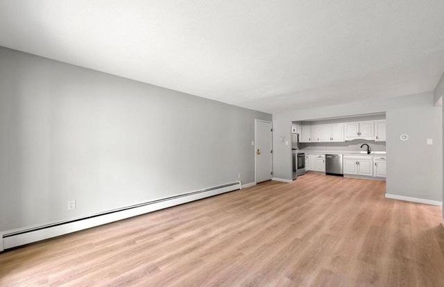 3 Pembroke Dr Unit 15, Derry, NH 03038