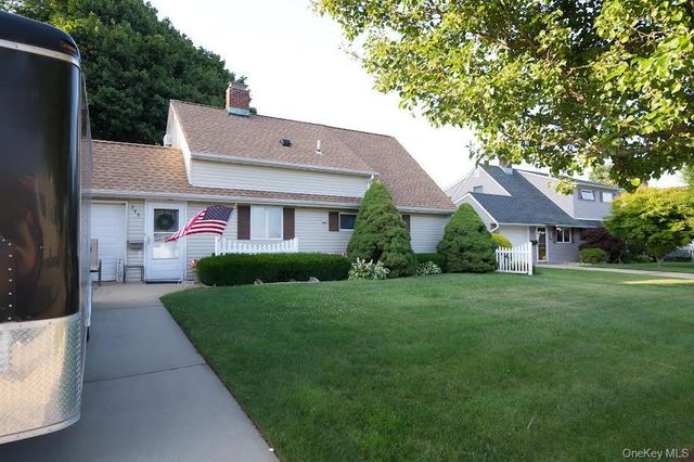 245 Sprucewood Drive, Levittown, NY 11756