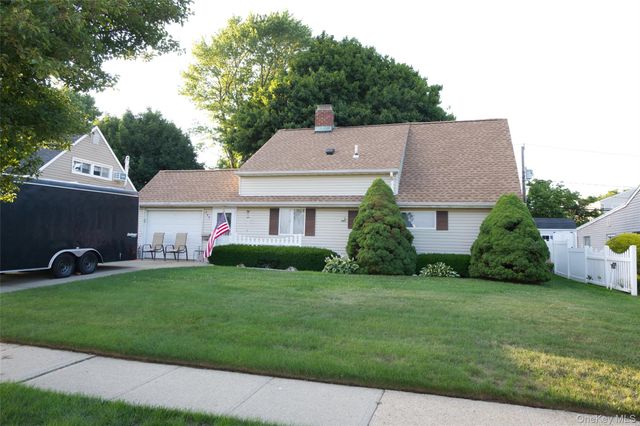 245 Sprucewood Drive, Levittown, NY 11756