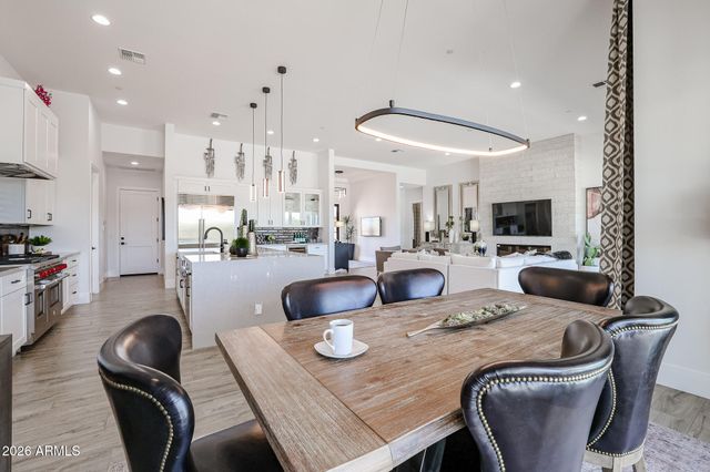 1612 E CREEK CANYON Road, Phoenix, AZ 85086