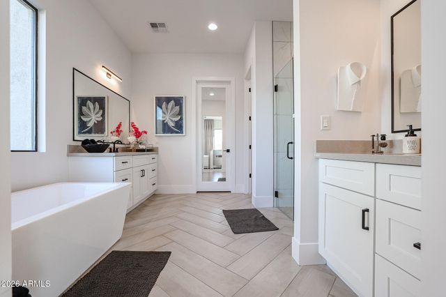 1612 E CREEK CANYON Road, Phoenix, AZ 85086