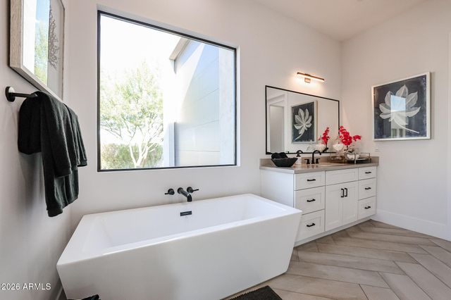 1612 E CREEK CANYON Road, Phoenix, AZ 85086