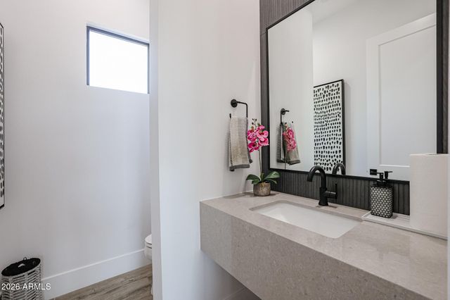1612 E CREEK CANYON Road, Phoenix, AZ 85086