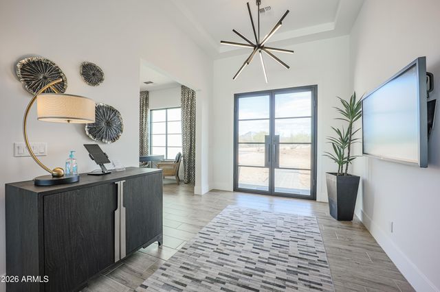 1612 E CREEK CANYON Road, Phoenix, AZ 85086