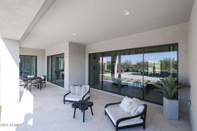1612 E CREEK CANYON Road, Phoenix, AZ 85086
