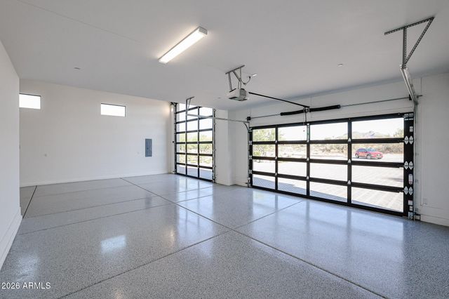 1612 E CREEK CANYON Road, Phoenix, AZ 85086